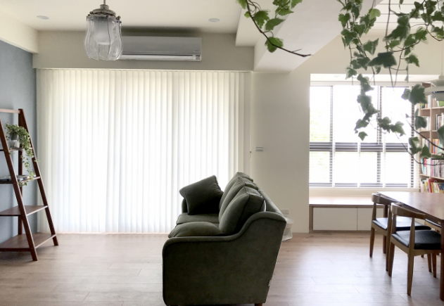 Hanas Vertical Venetian Blinds