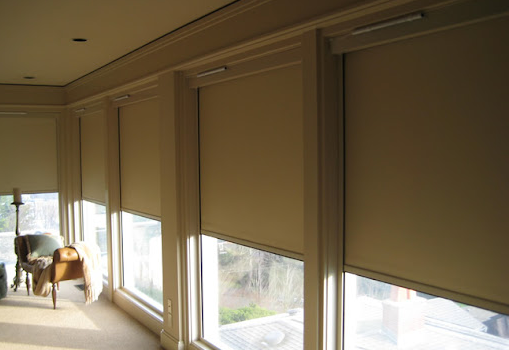 Import blackout roller shades with side tracks manufacturer in China